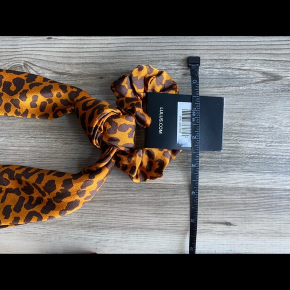 NWT Lot of 2 Lulu’s Leopard Scrunchie Hair Tie - Picture 5 of 6